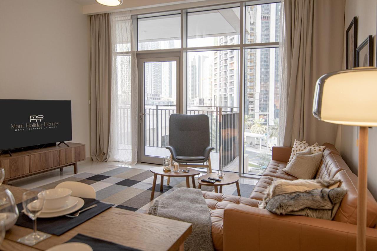 Elegant With Balcony Minutes From Burj Khalifa Dubai
