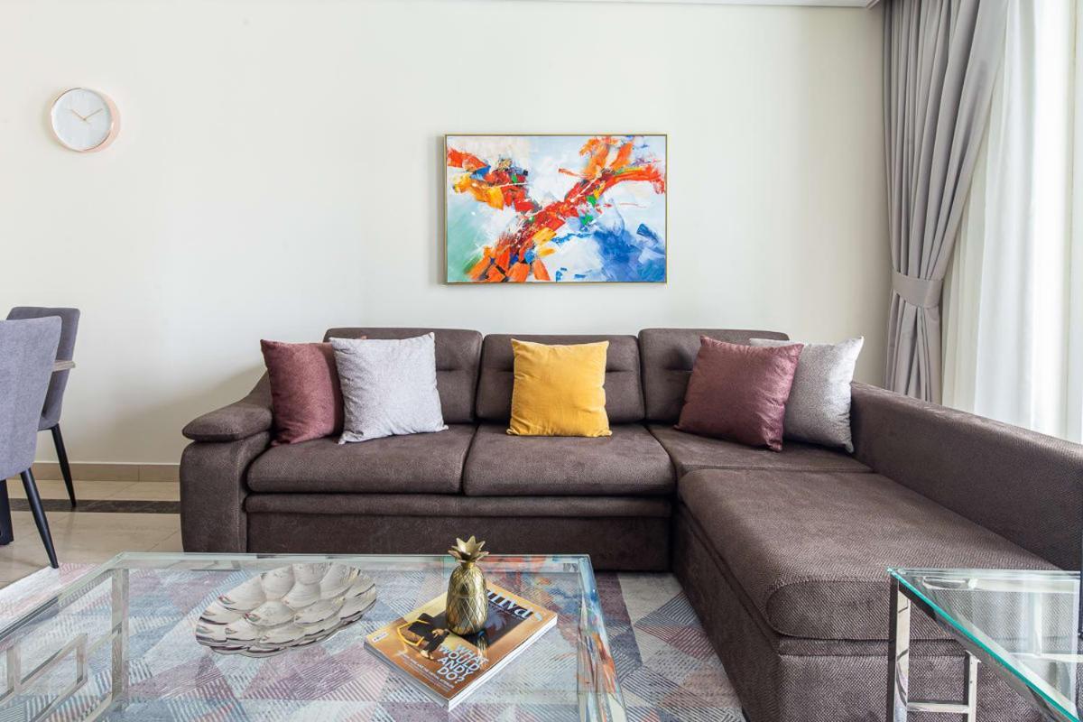 Frank Porter - Mon Reve Apartment *