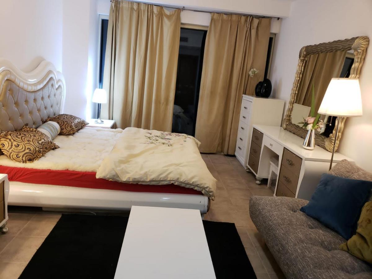 Travelers Backpackers Hostal