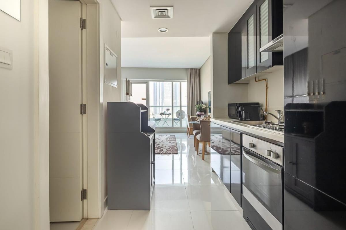 Frank Porter - Damac Canal Views * Dubai