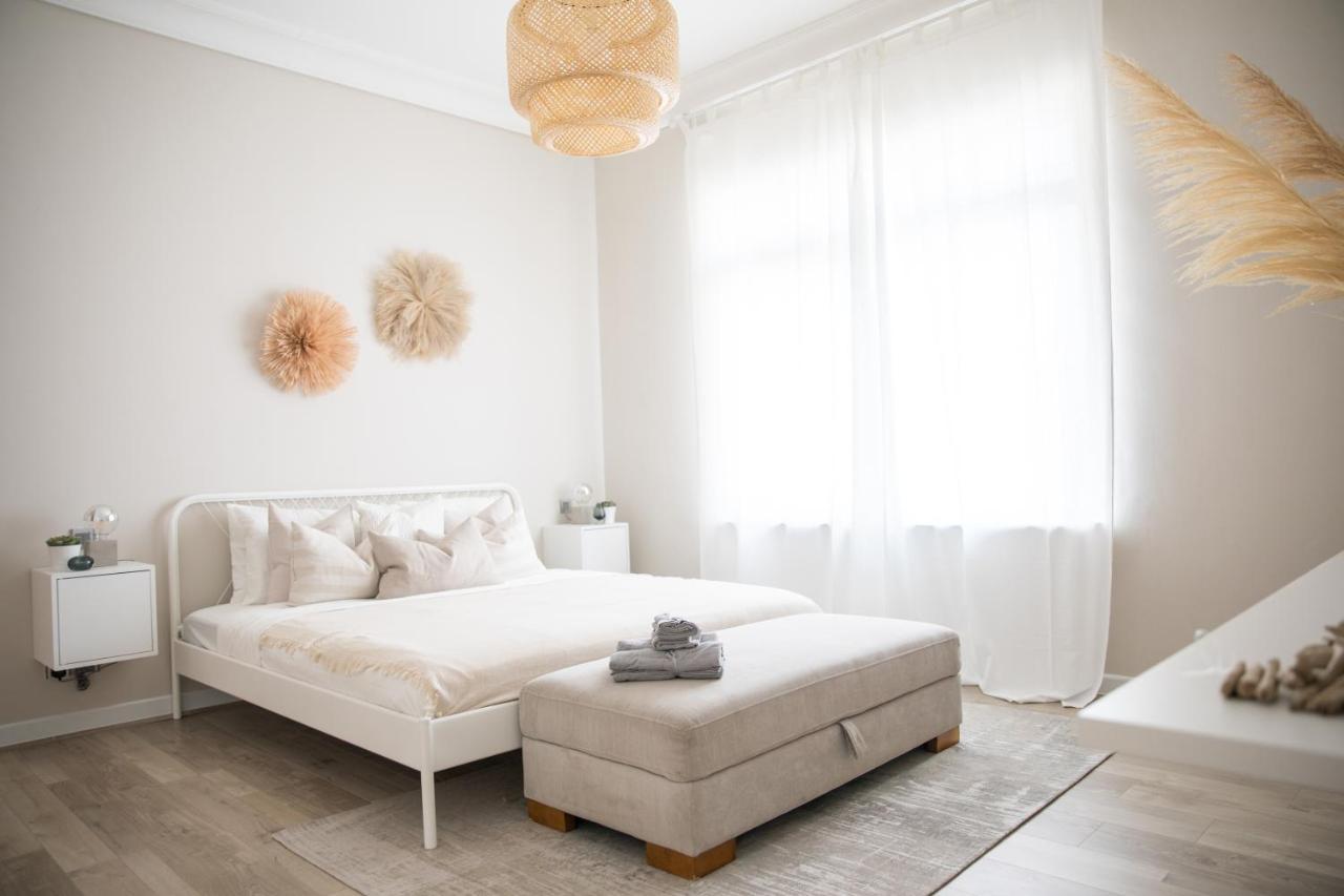 2Br On Palm Jumeirah Shoreline 15 - With Beach Access & A Complimentary Golf Lägenhet Dubai