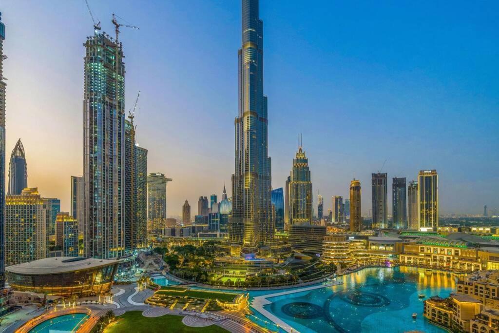 Apartamento Spectacular Burj & Fountain View - Luxurious 3 Bedrooms & Maids - The Residences Dubái