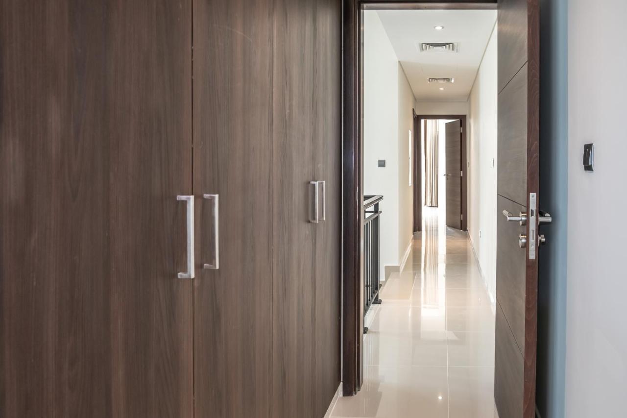 Villa Hot Price 3br With Private Patio At Damac Hills 2 *