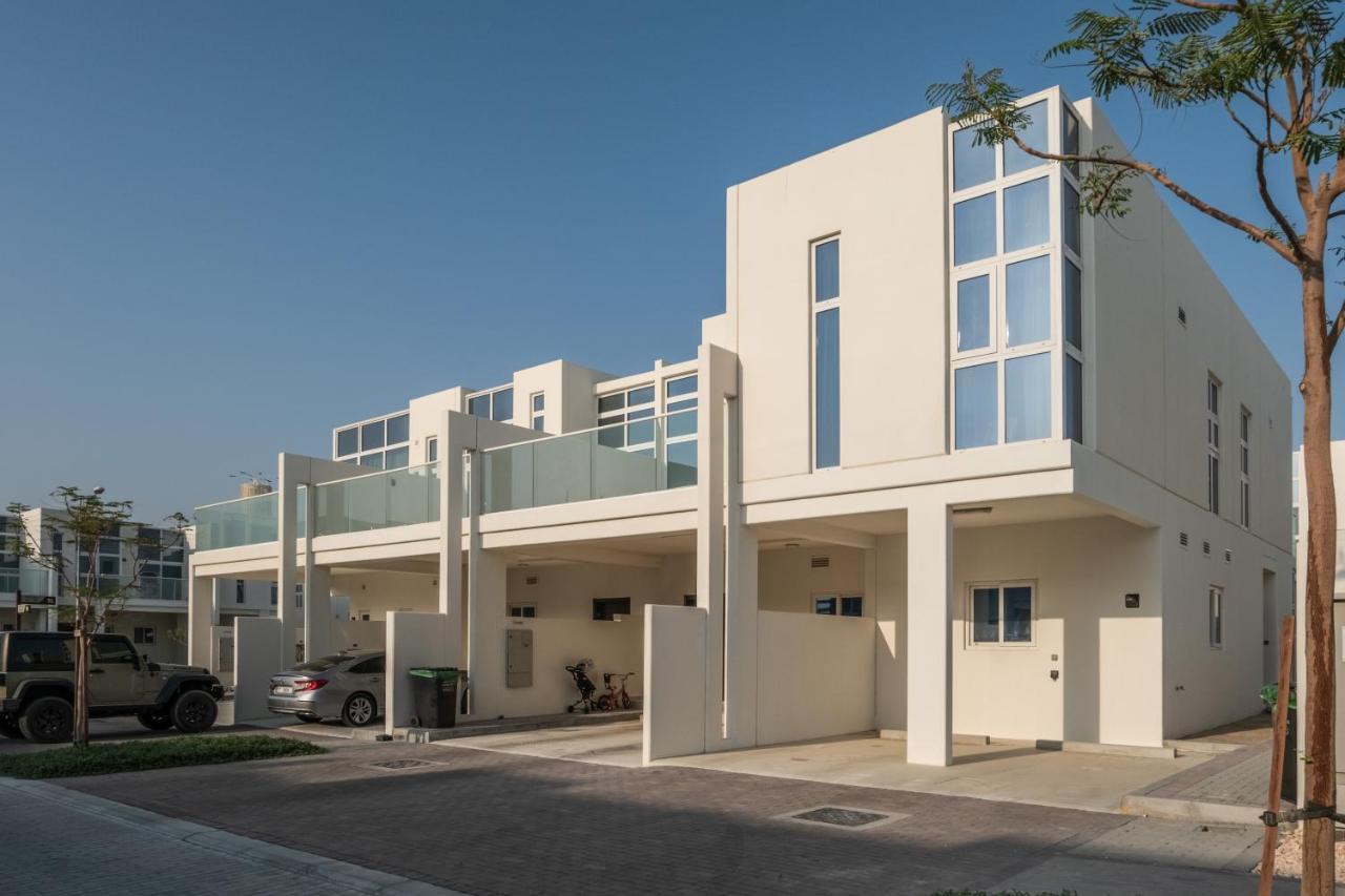 Villa Hot Price 3br With Private Patio At Damac Hills 2 *