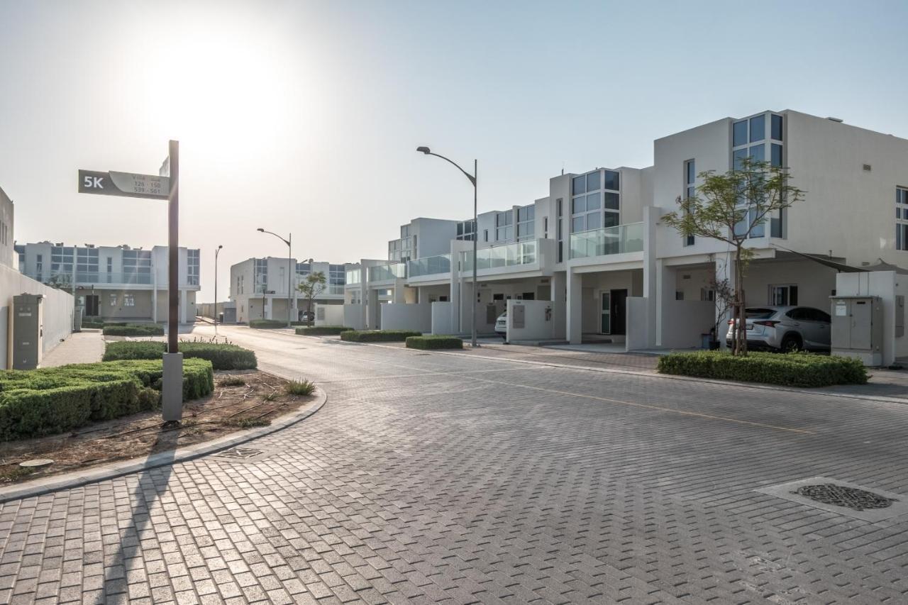 Villa Hot Price 3br With Private Patio At Damac Hills 2 Dubaï