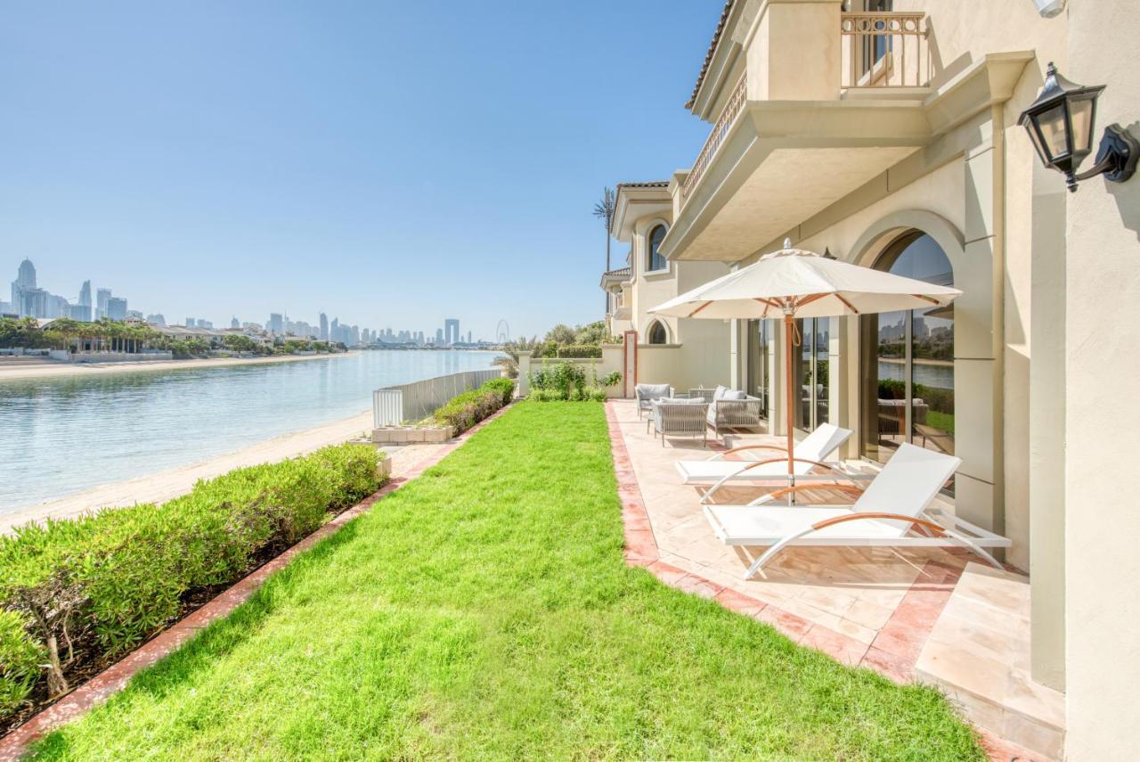 Sol Living - Exquisite 5br Garden W/pool & Beach In Palm