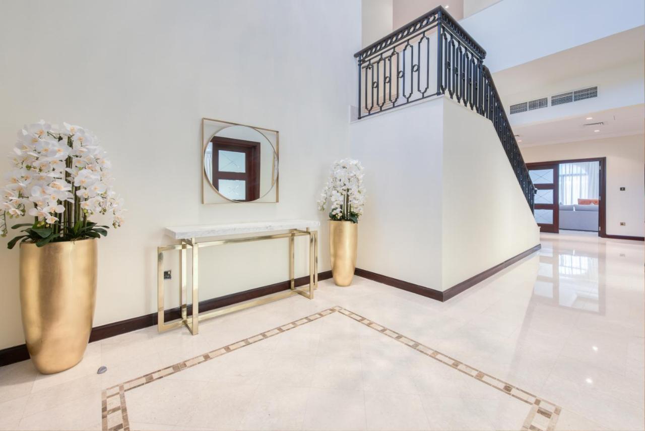 Villa Sol Living - Exquisite 5br Garden W/pool & Beach In Palm