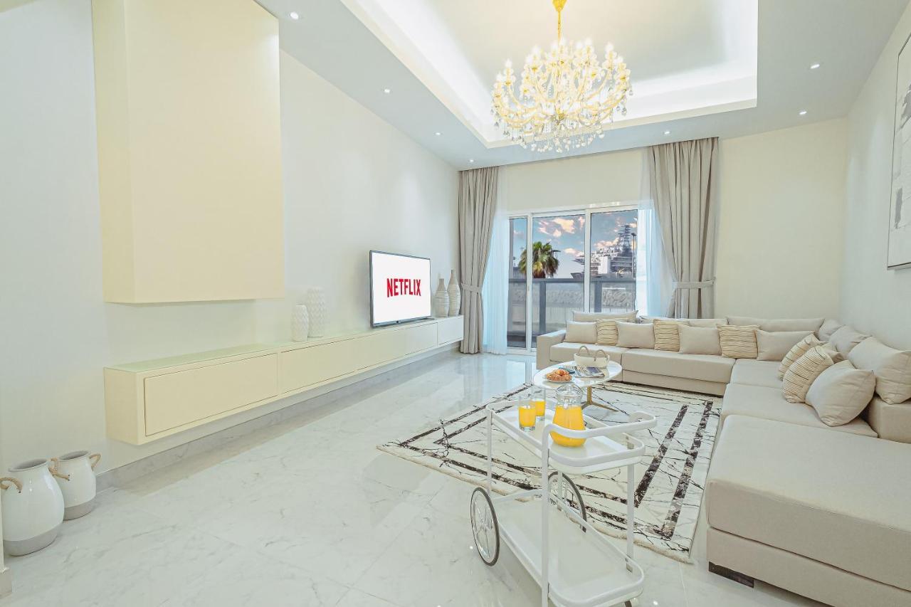 Luxury Modern White On Island 9,500 Sqft Villa Dubai