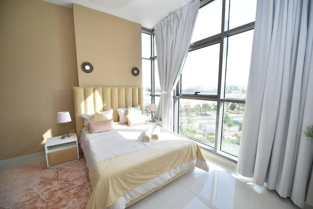Lovely Studio In Damac Hills Next To The Main Gate * Dubai