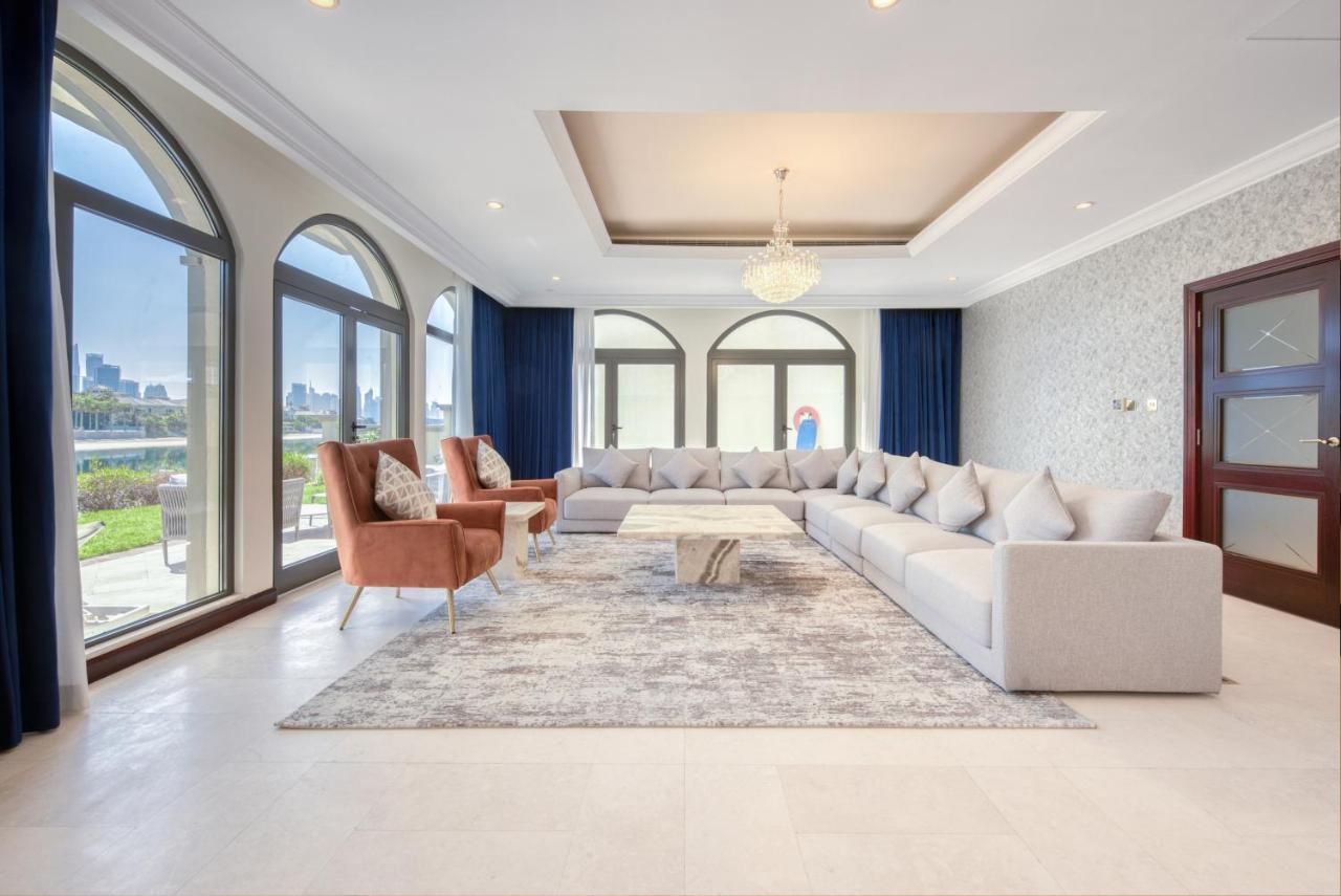 Sol Living - Exquisite 5br Garden W/pool & Beach In Palm *