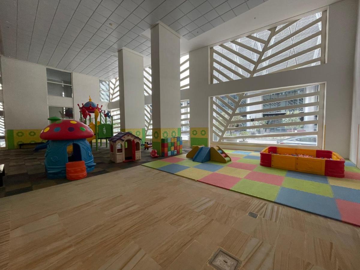 Appartement Peaceful Oasis 3br+kids, 7 Min Walk To Mall *
