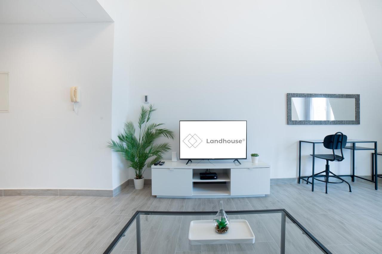 Apartamento Luxe Studio Near Discovery Gardens Metro Station *