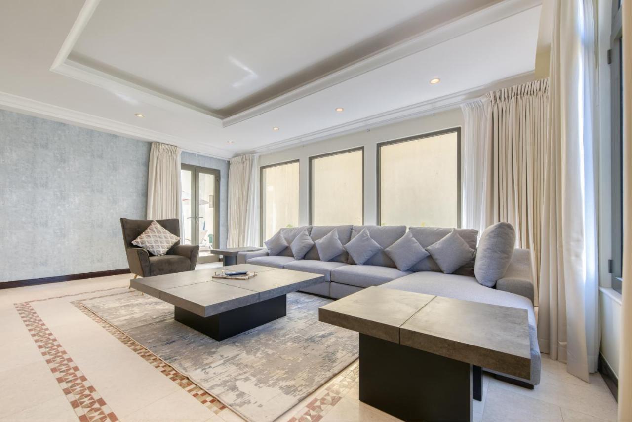 Villa Sol Living - Exquisite 5br Garden W/pool & Beach In Palm