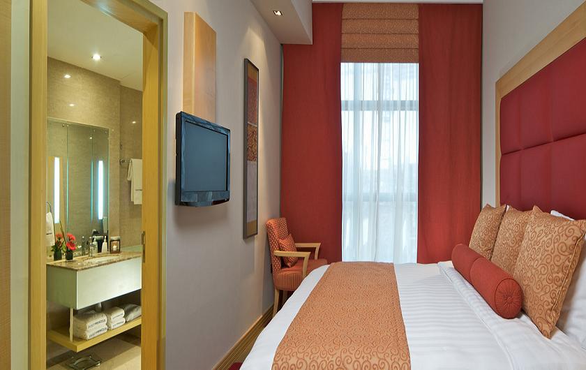 Hotel Halo