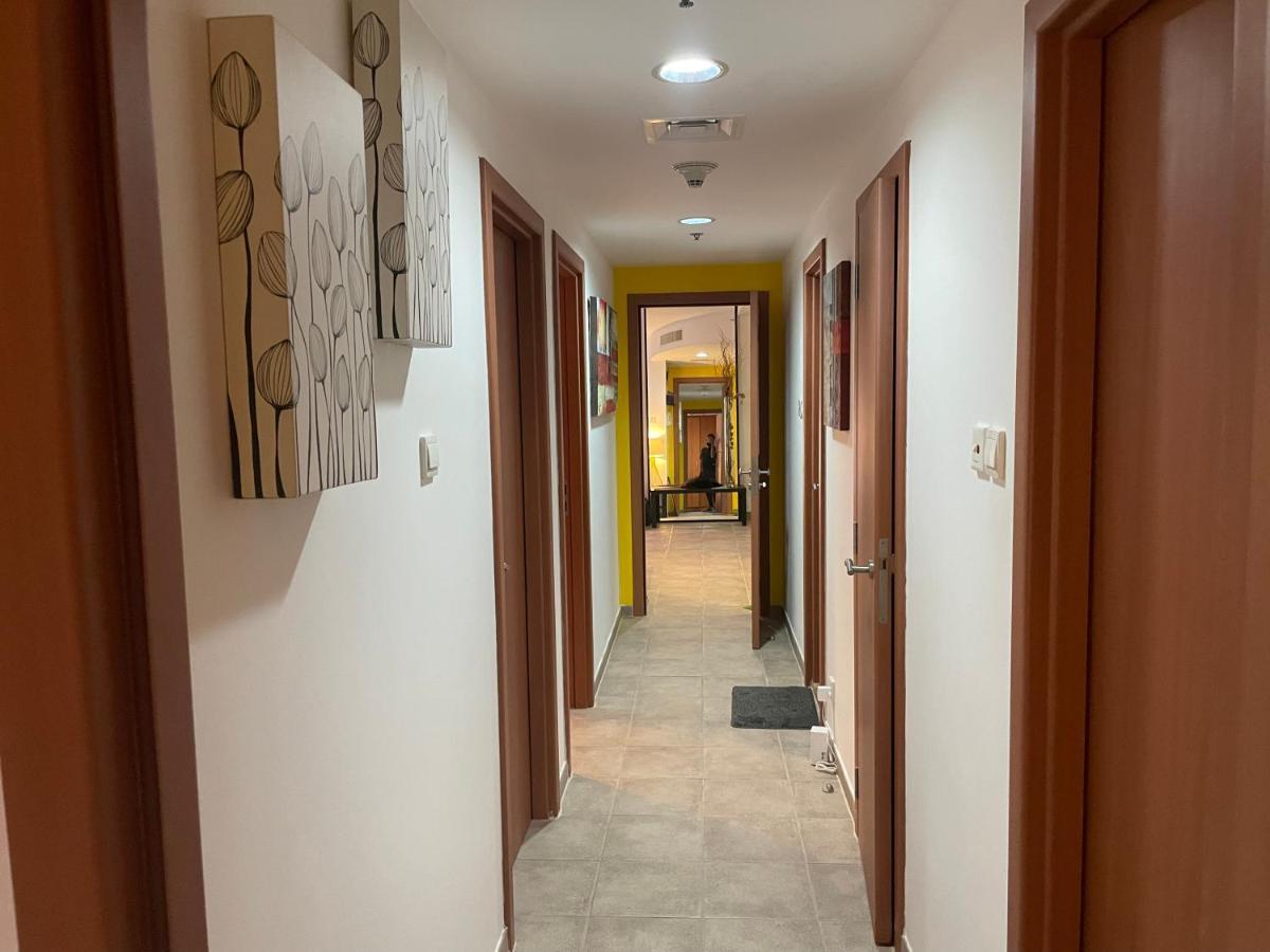 Hostal Travelers Backpackers *