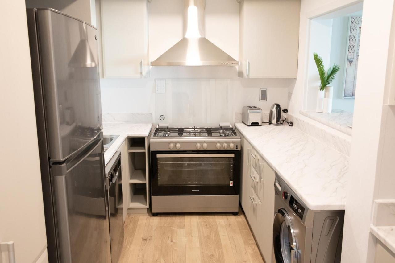 2Br On Palm Jumeirah Shoreline 15 - With Beach Access & A Complimentary Golf Lägenhet