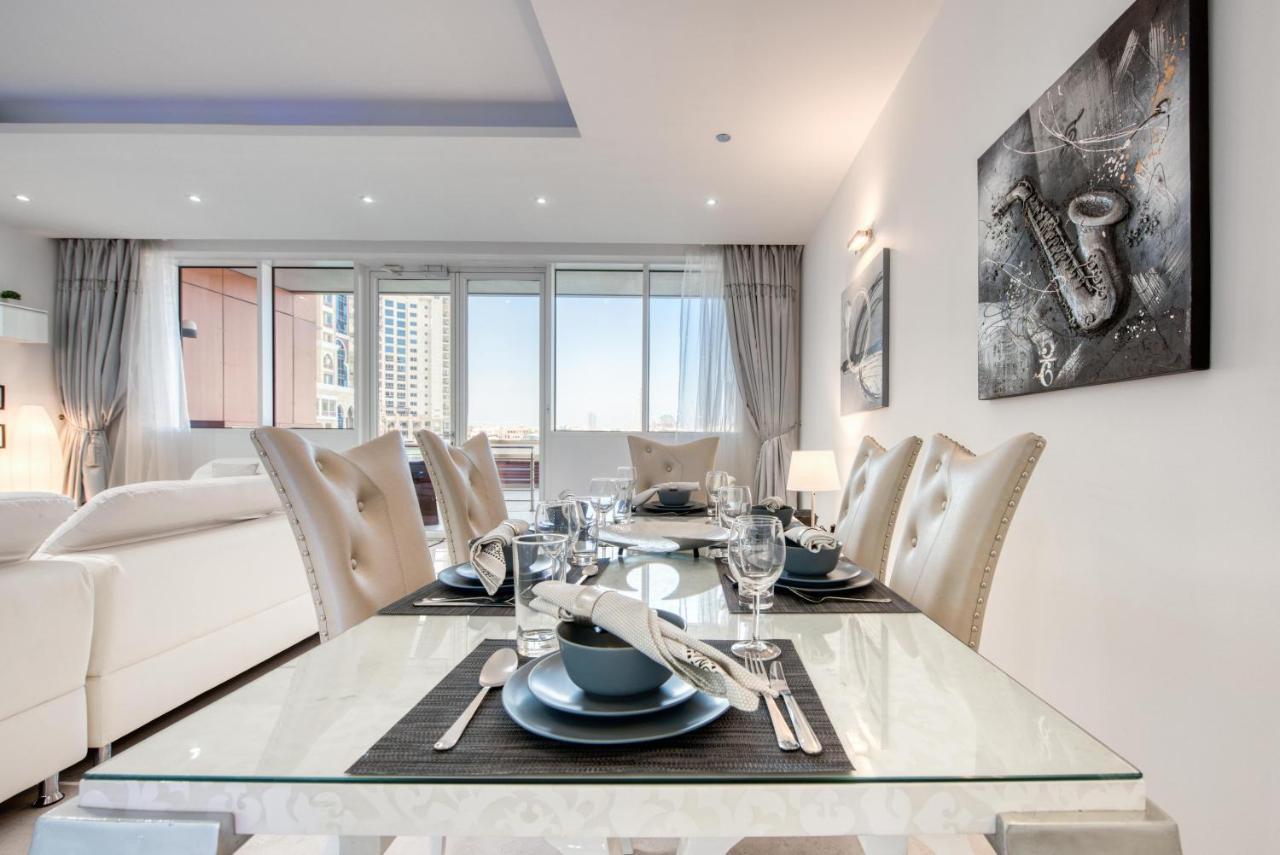 Apartamento Maison Privee - Spacious Apt On Palm Jumeirah W Sea Views And Premium Facilities Access
