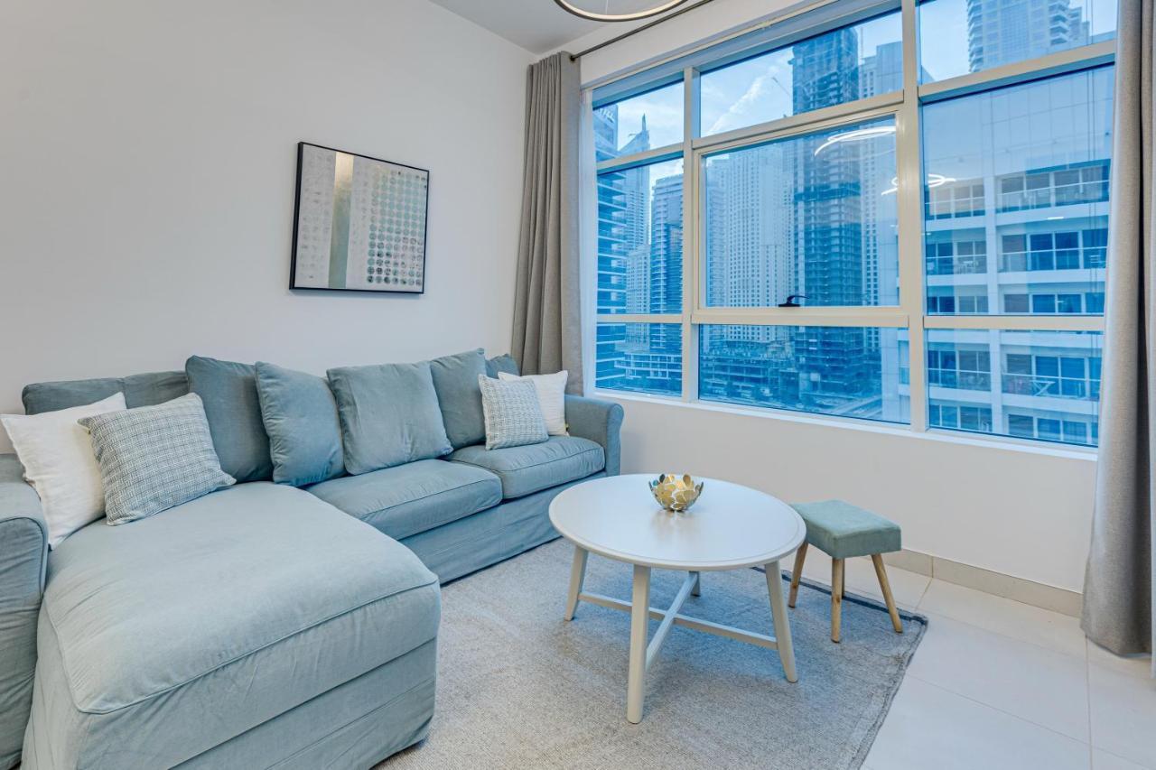Great Views From New In Marina Appartement *