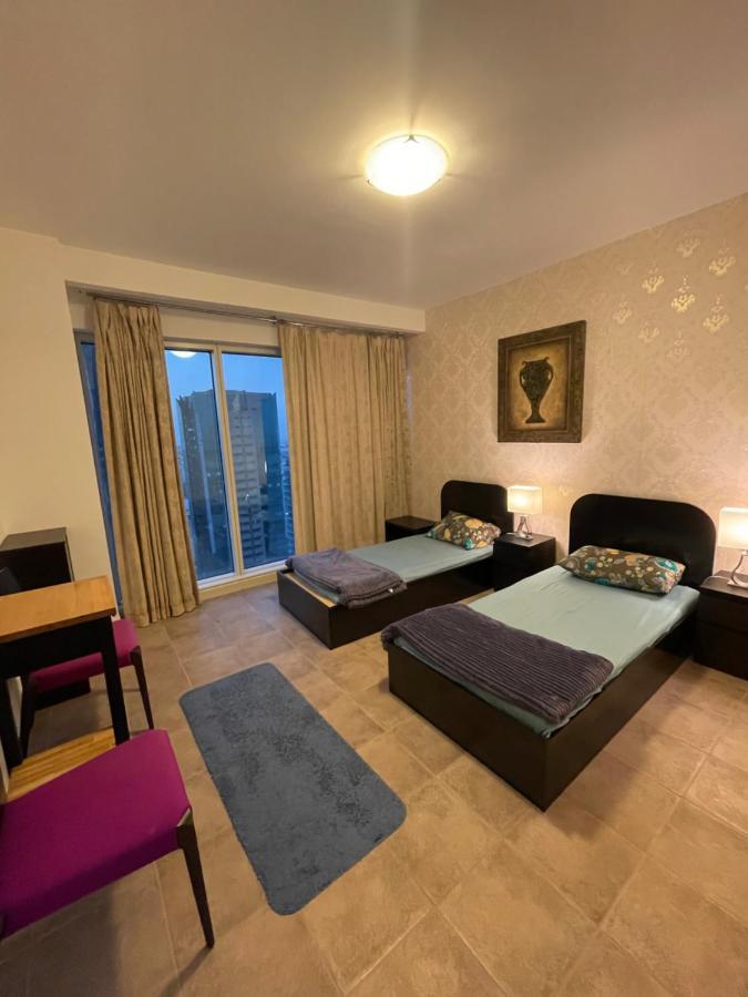 Travelers Backpackers Hostal *