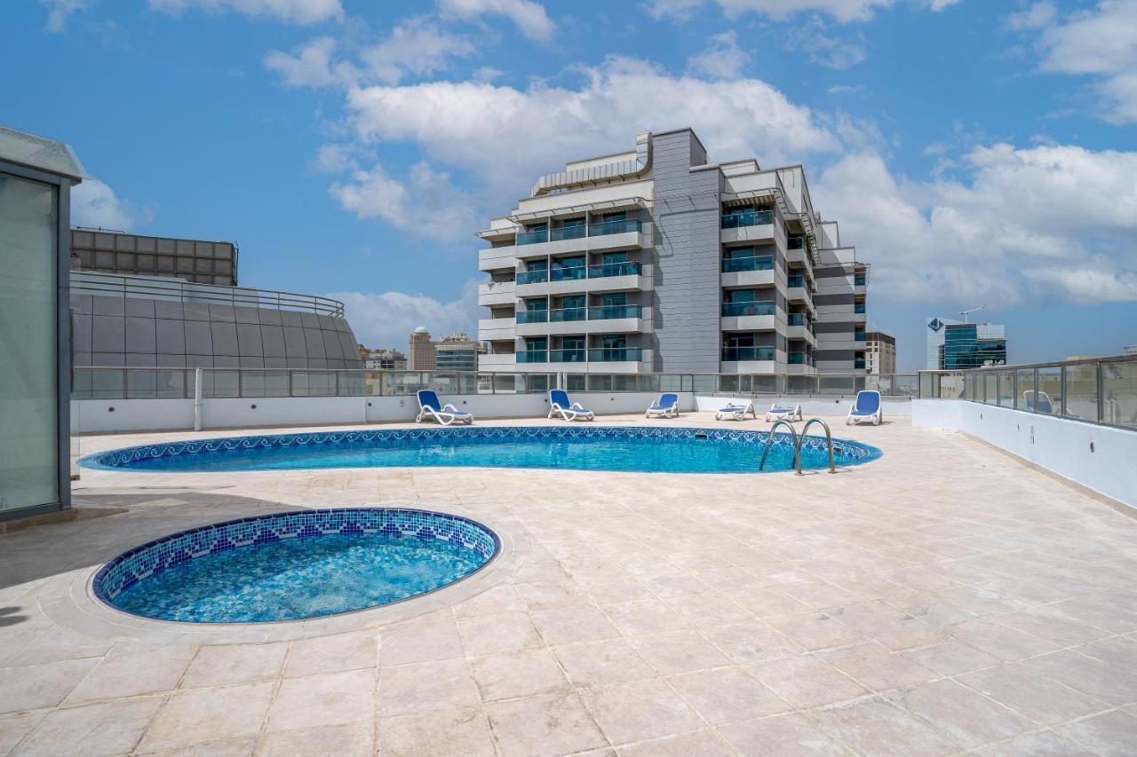 Rh- Modern Urban Oasis, Spacious 02rb Near Mall Of Emirates Apartament