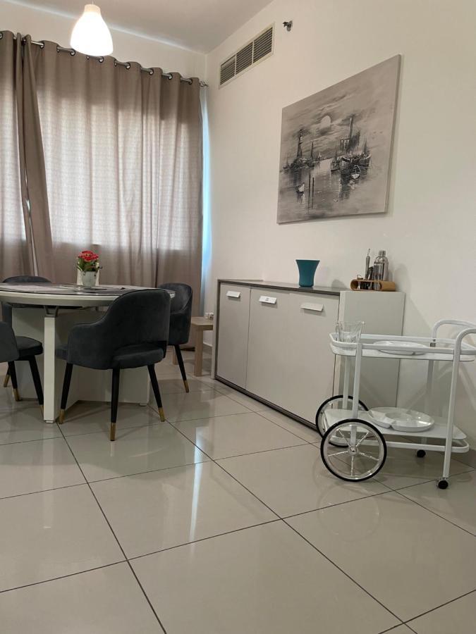 Apartamento Bright Luxury 2br Aprt Marina With Balcony