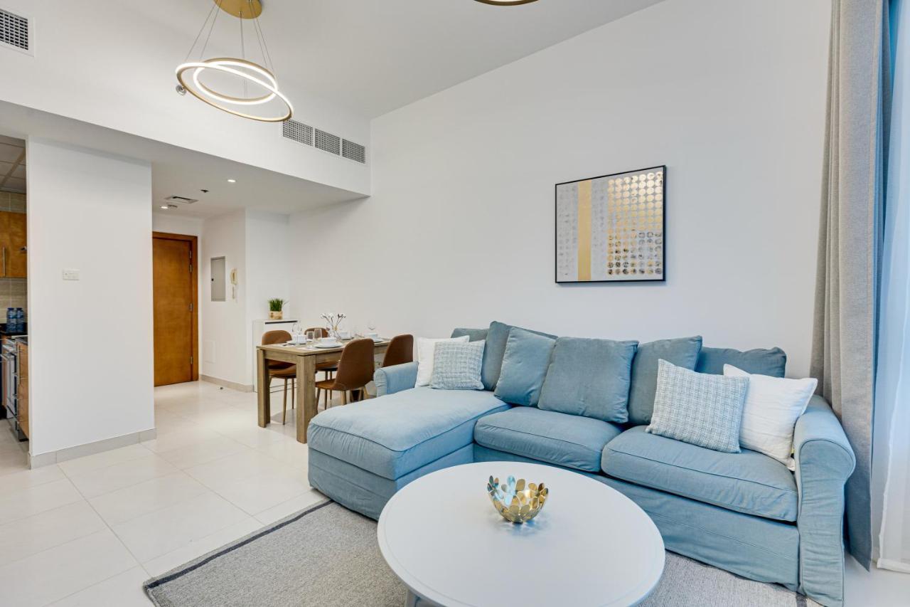 Great Views From New In Marina Appartement