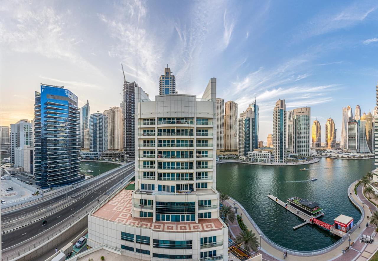 Great Views From New In Marina