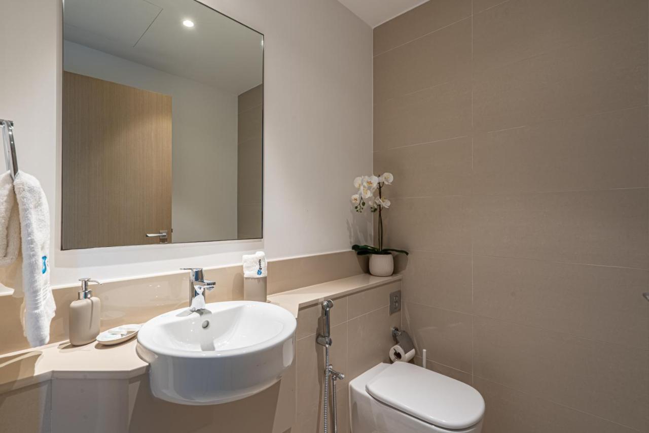 Higuests - Artistic Apt With Balcony Overlooking Canal Apartment *