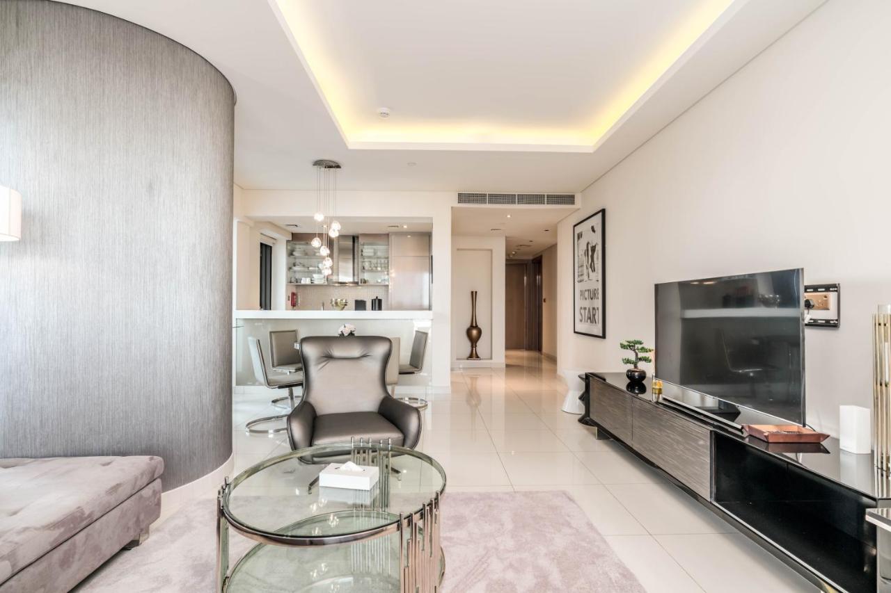 Splendid 2-bedroom In Paramount Towers Apartment *