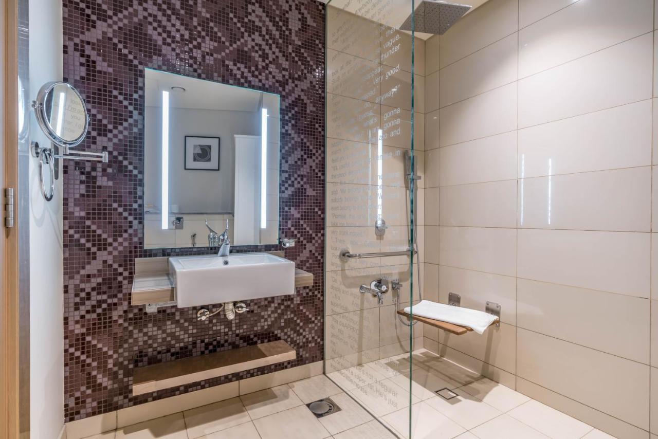 Splendid 2-bedroom In Paramount Towers *