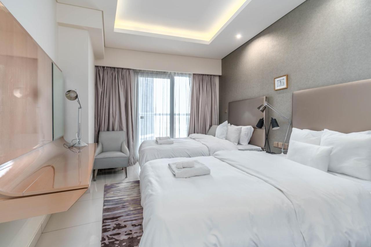 Splendid 2-bedroom In Paramount Towers Apartment *