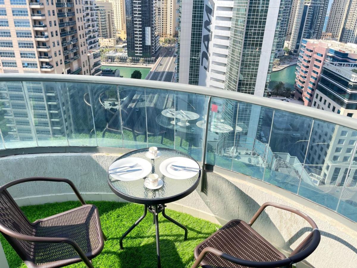 Luxury With Marina View Close To Jbr And Metro With Shared Kitchen Quarto em Acomodações Particulares *