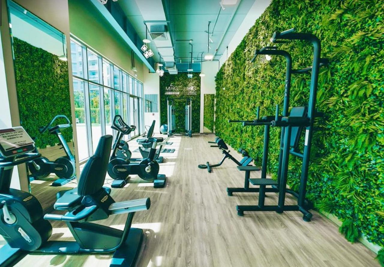 Elite Lux Homes - Cozy & Stylish 1 Bedroom With Huge Pools & World Class Gym Dubaï