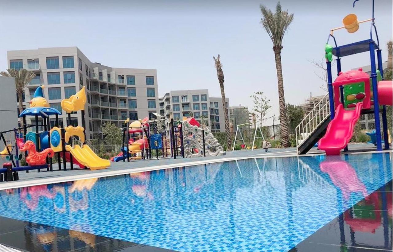Elite Lux Homes - Cozy & Stylish 1 Bedroom With Huge Pools & World Class Gym Appartement Dubaï