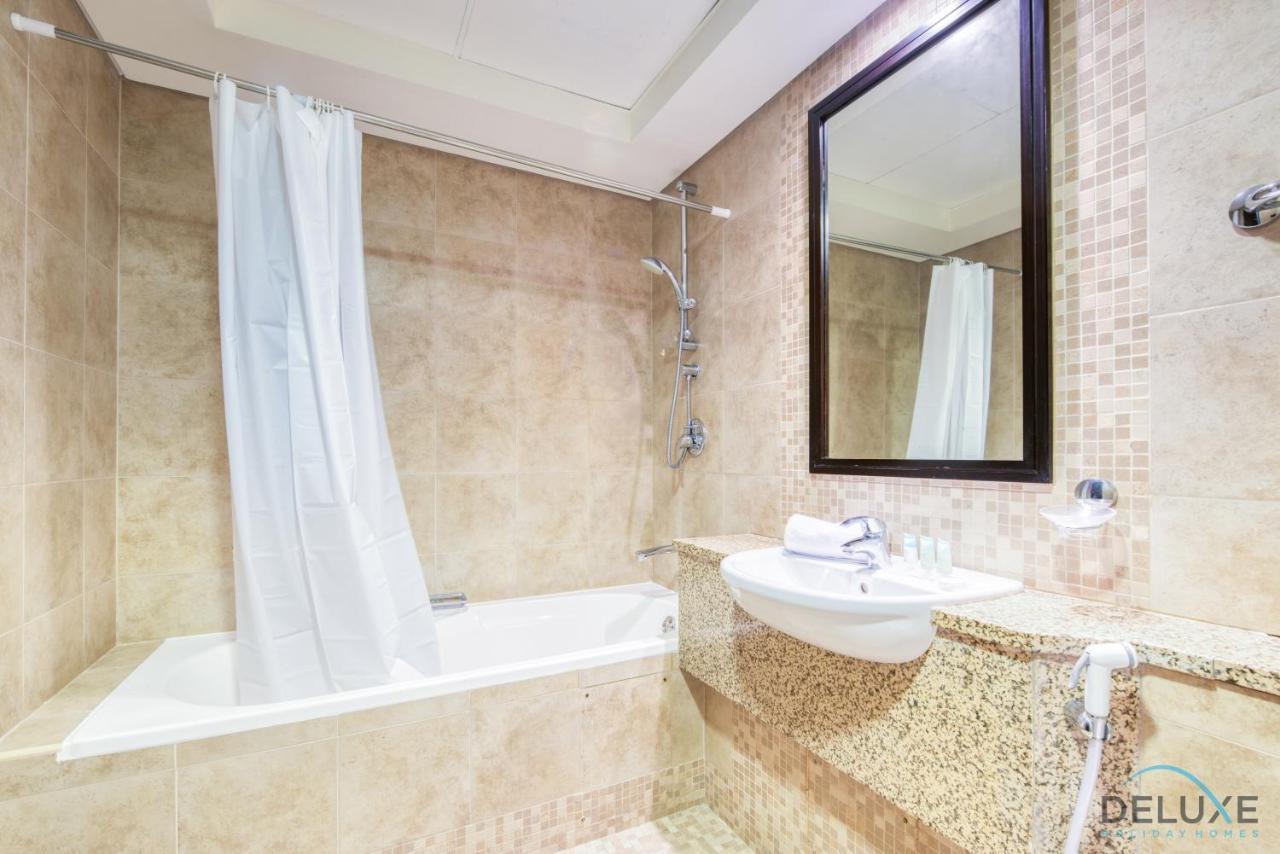 Limited Offer Stylish 1br With Balcony & Pool Access By Deluxe Homes Appartement