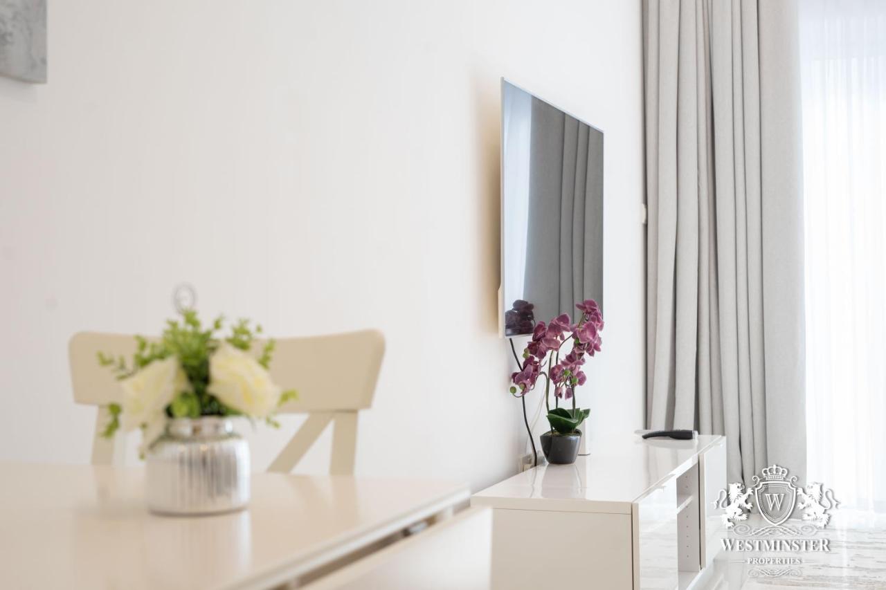 Appartamento Westminster Burj Al Nujoom