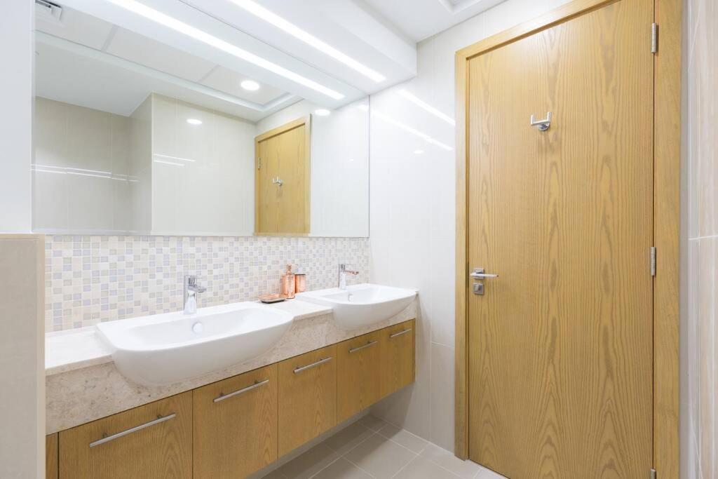 Brand New Apartment! Panoramic Burj Khalifa View!