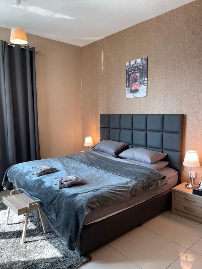 Apartamento Bright Luxury 2br Aprt Marina With Balcony