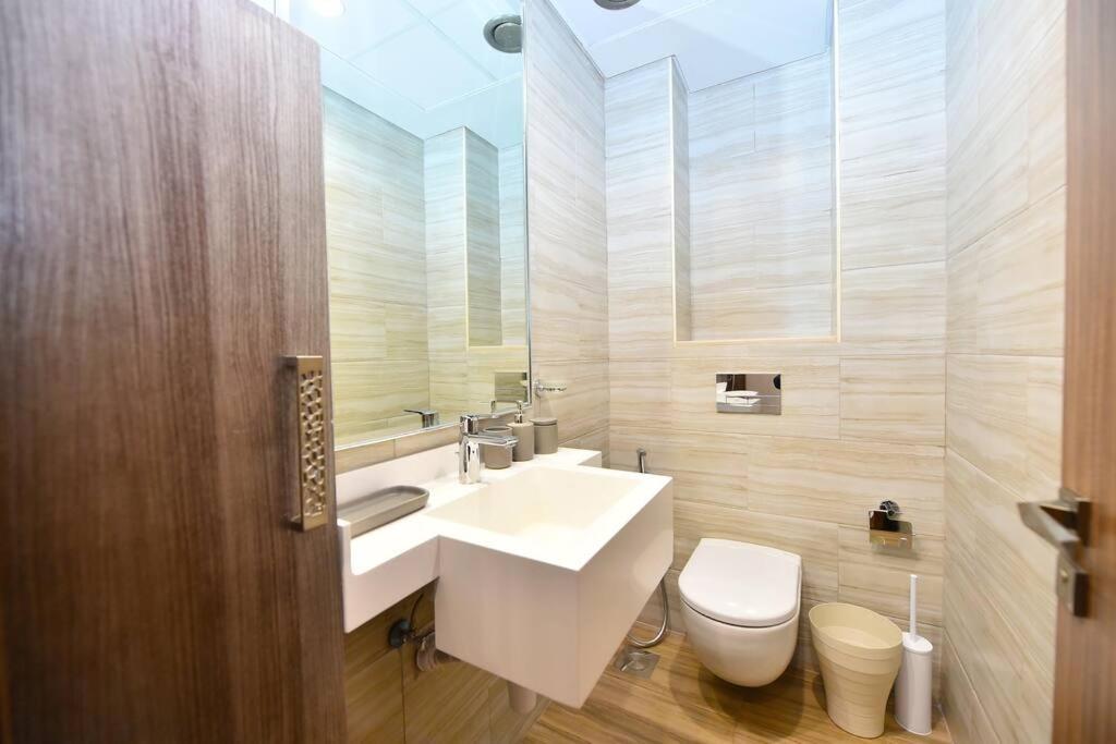 Apartment Brand New 1 Bed In A Luxury Tower In Jlt, Hfz *