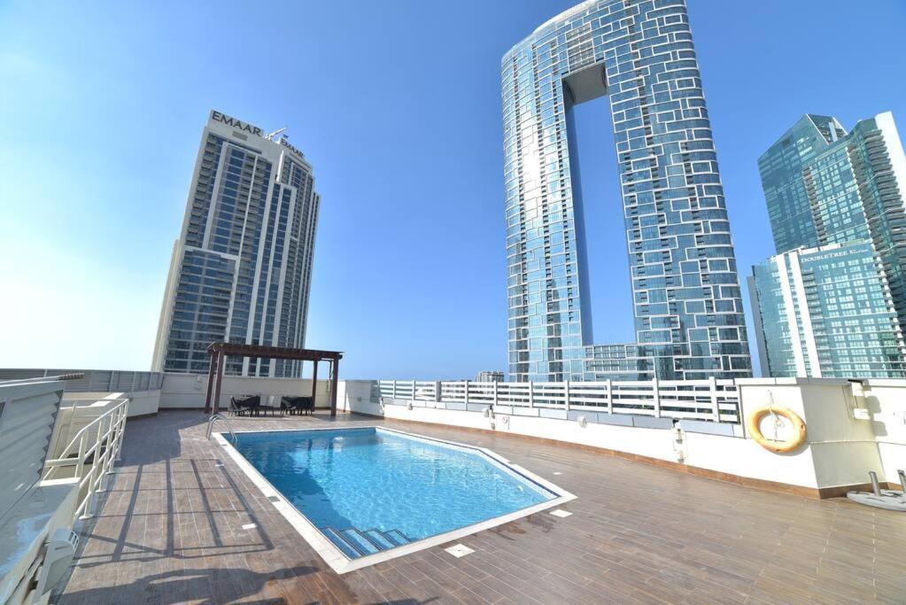 Premium Marina Two Bedroom With Sea View - Family Only Appartement Dubai