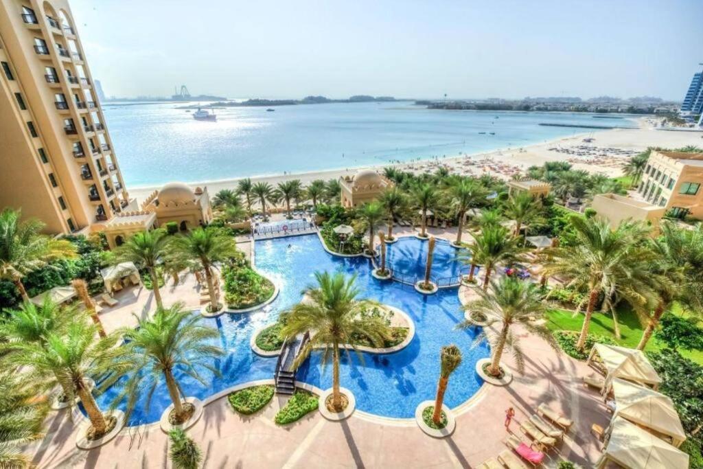 Daniels 2br Fairmont North Full Sea View *