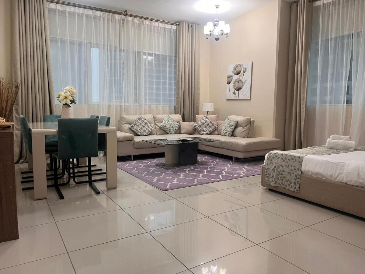 Two Continents Holiday Homes - Two Steps To Marina Walk