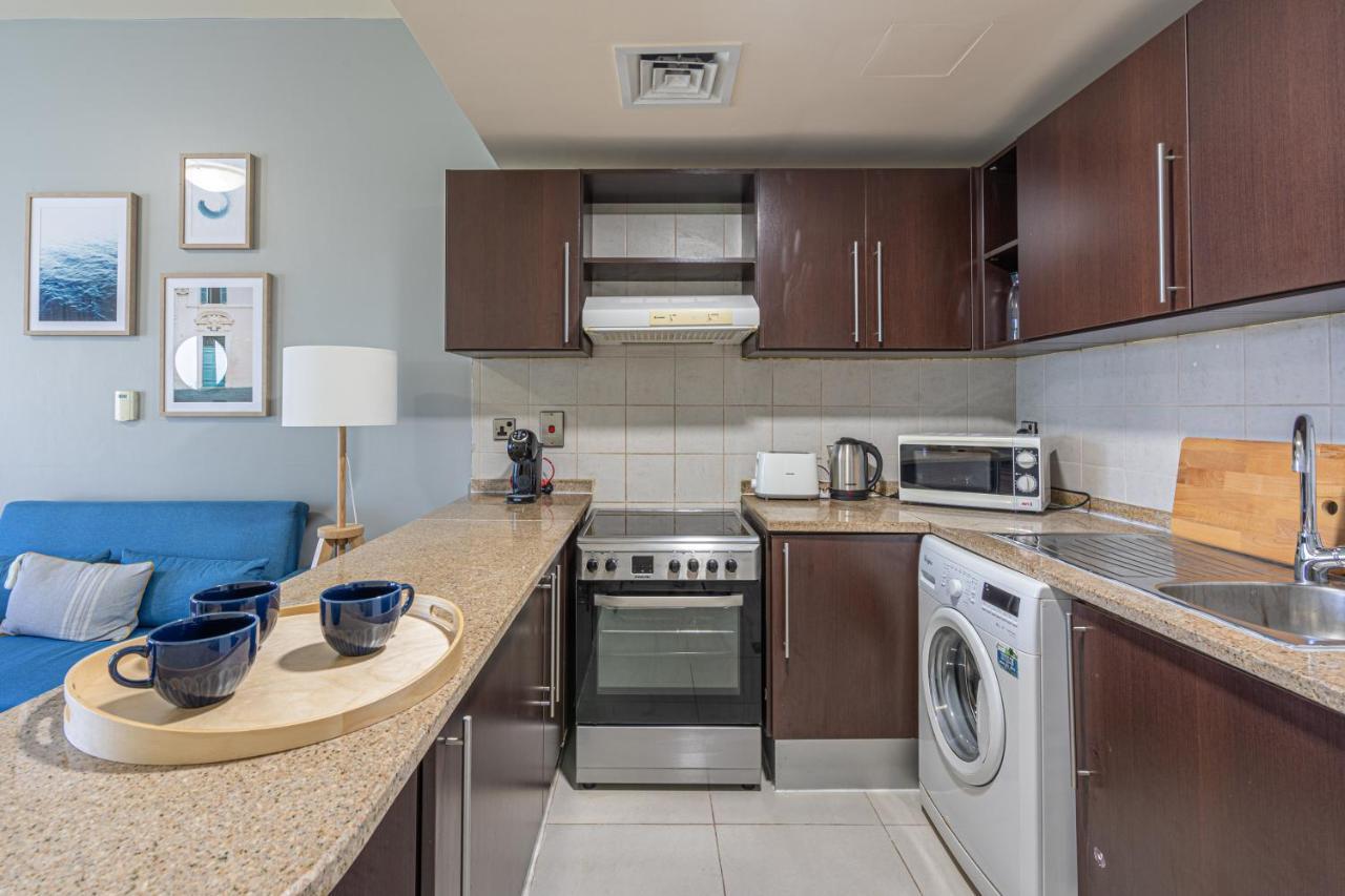 Higuests - Modern With Incredible Skyline View Apartemen *