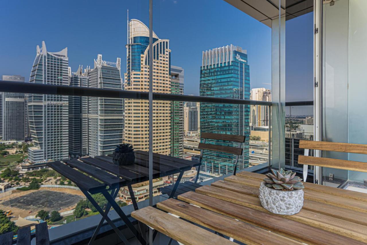 Higuests - Modern With Incredible Skyline View Apartemen