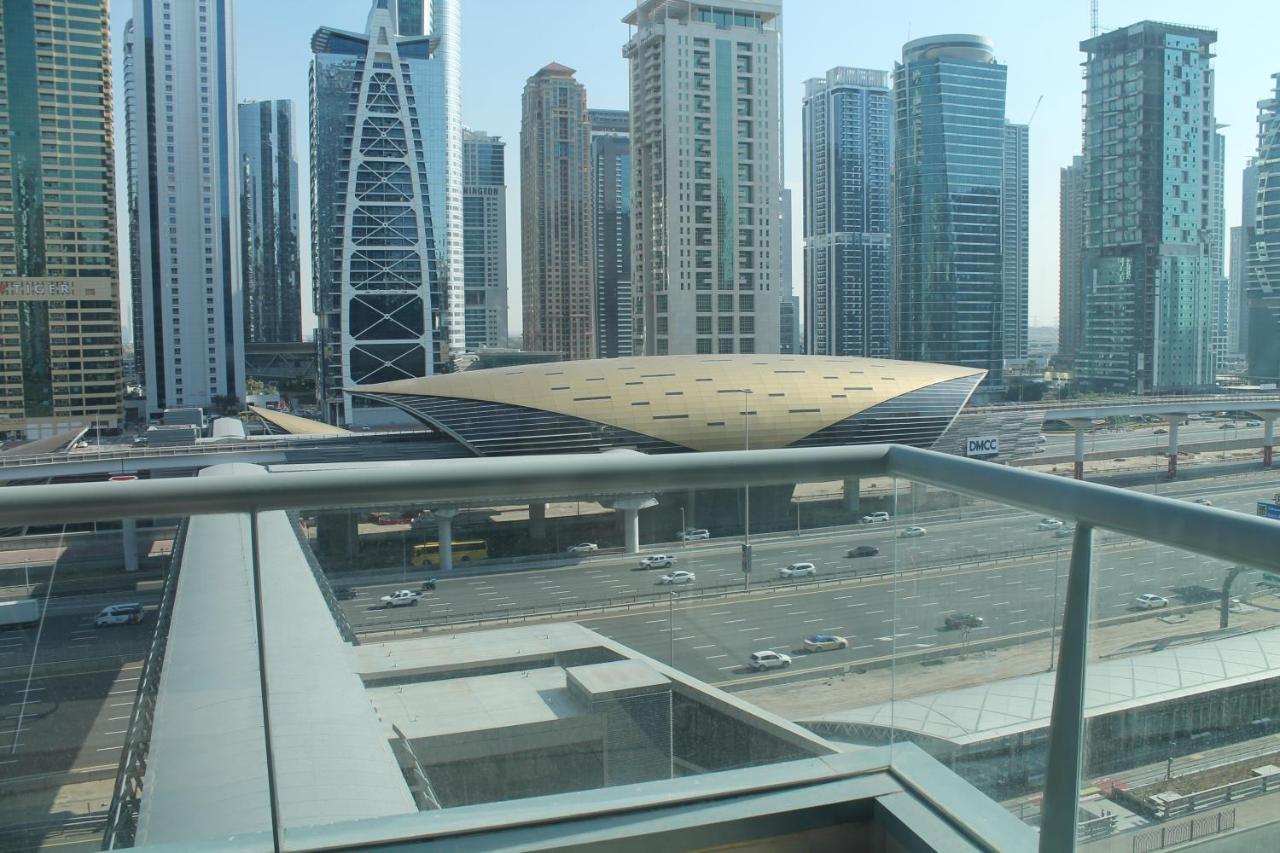 Newly Furnished One Bedroom Next To Metro & In Marina Lägenhet Dubai