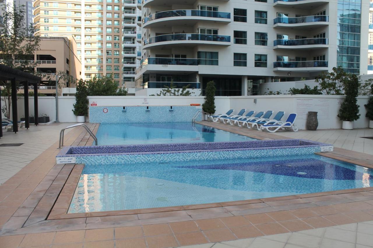 Newly Furnished One Bedroom Next To Metro & In Marina Lägenhet *
