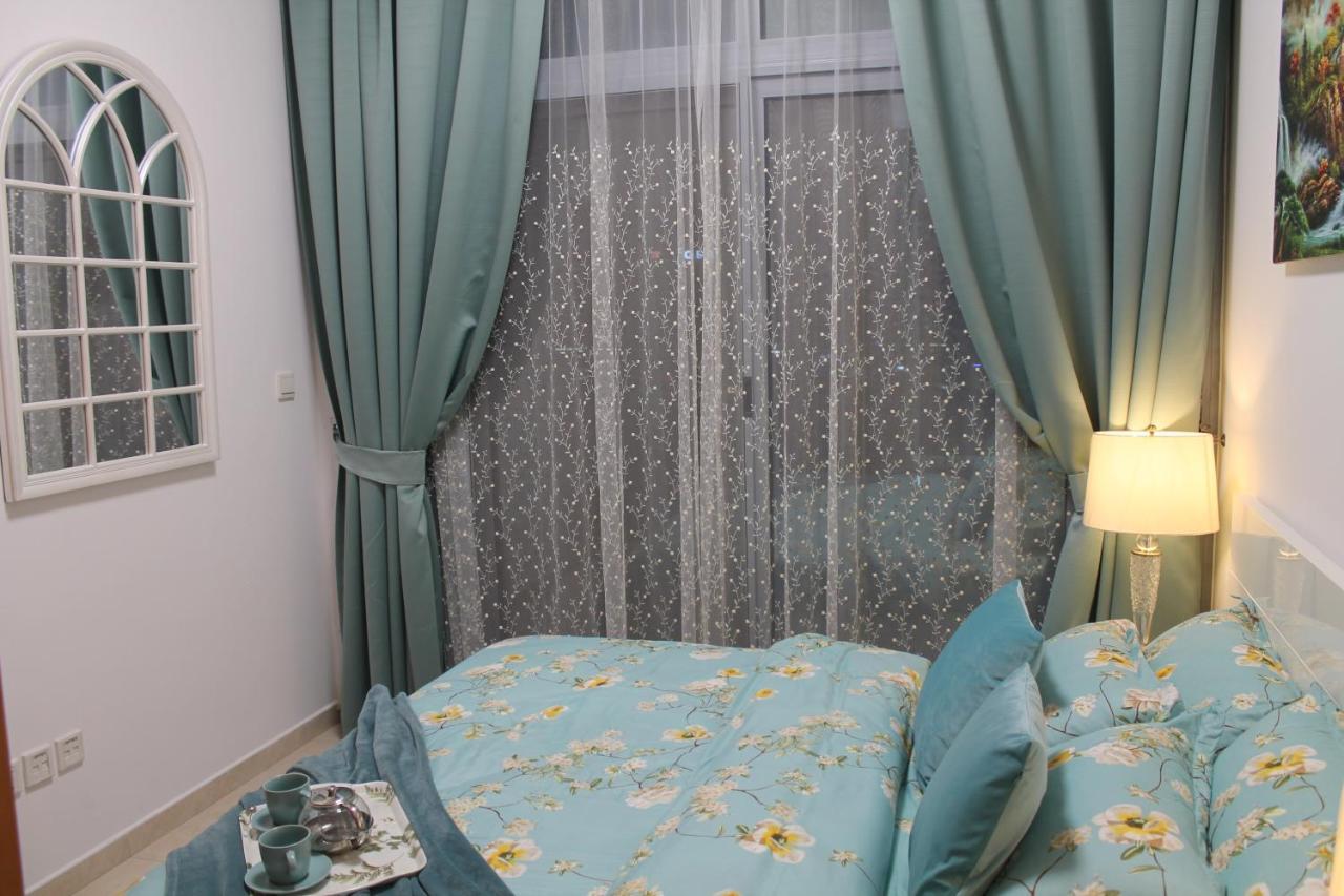 Newly Furnished One Bedroom Next To Metro & In Marina Lägenhet Dubai