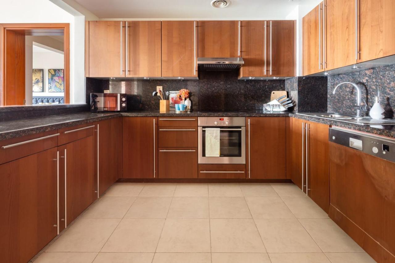 Frank Porter - Fairmont Palm Residences Apartment Dubai