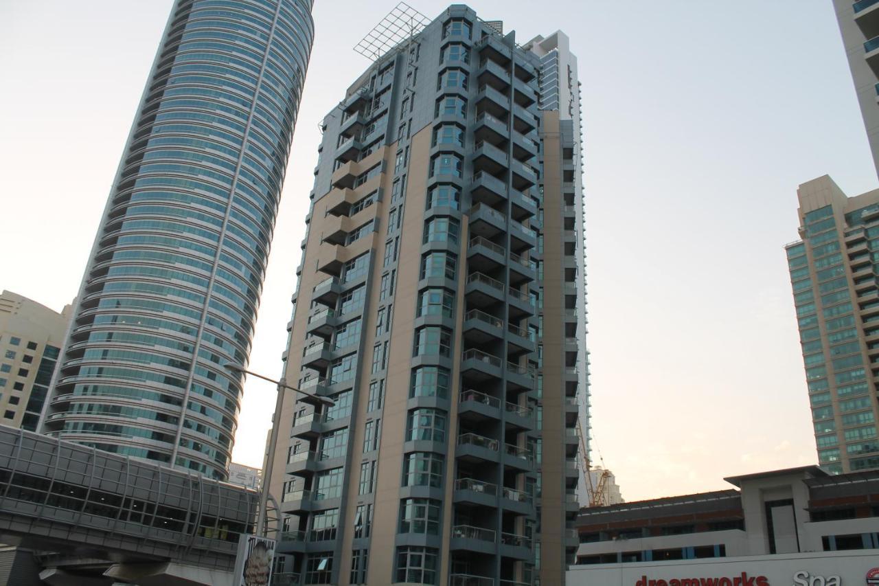 Lägenhet Newly Furnished One Bedroom Next To Metro & In Marina