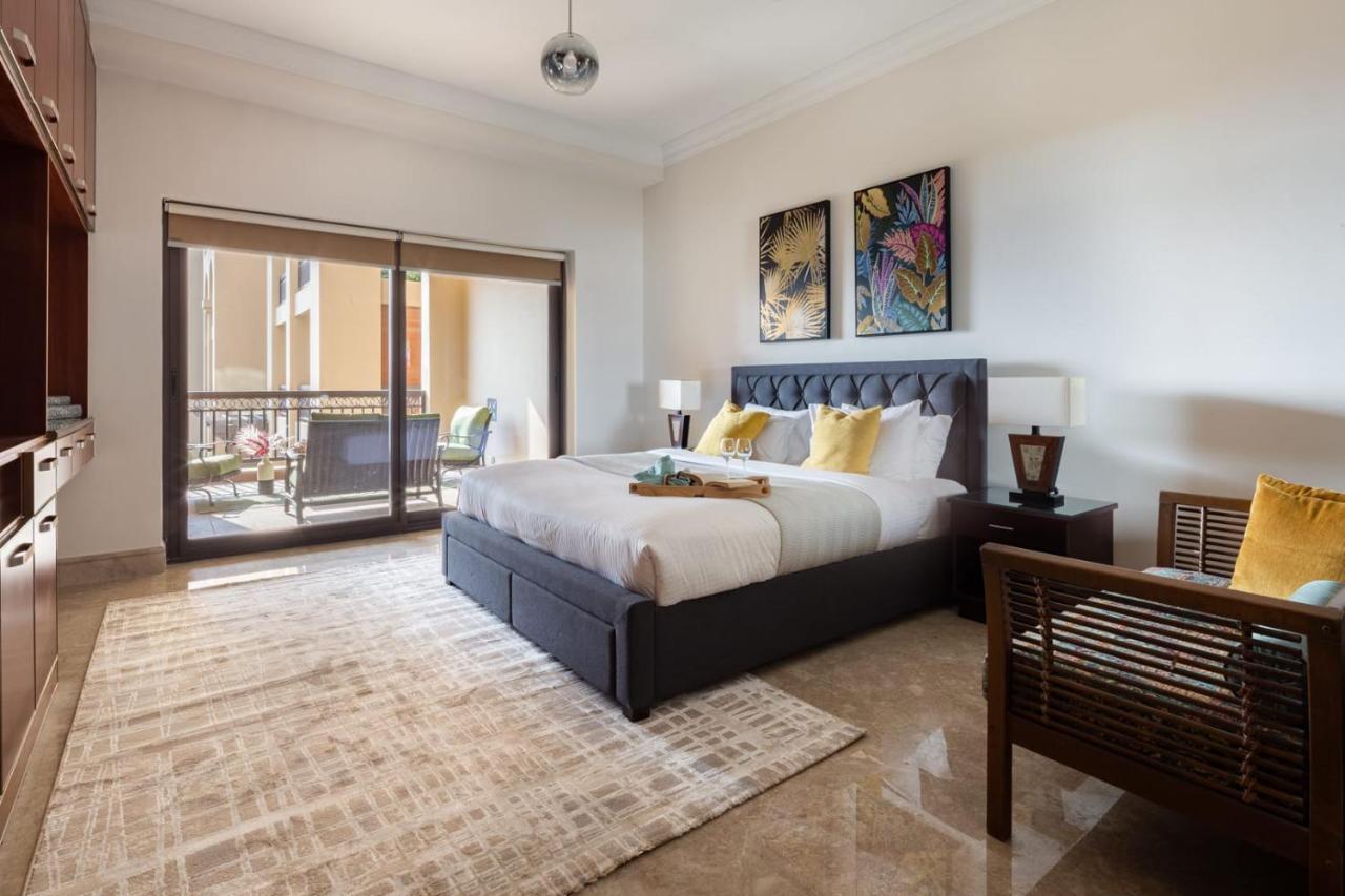 Frank Porter - Fairmont Palm Residences Apartment Dubai